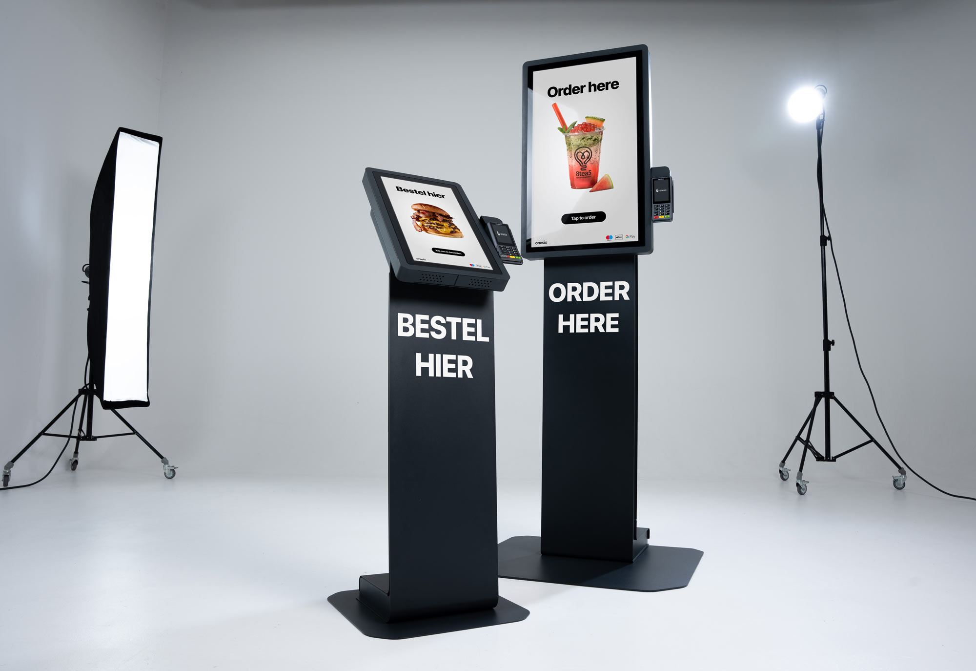Kiosk-Pro-en-Premium-samen.-met-lichten_Website